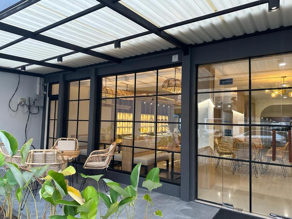 Masri Living By Daphna International Ξενοδοχείο Γιογκιακάρτα Εξωτερικό φωτογραφία